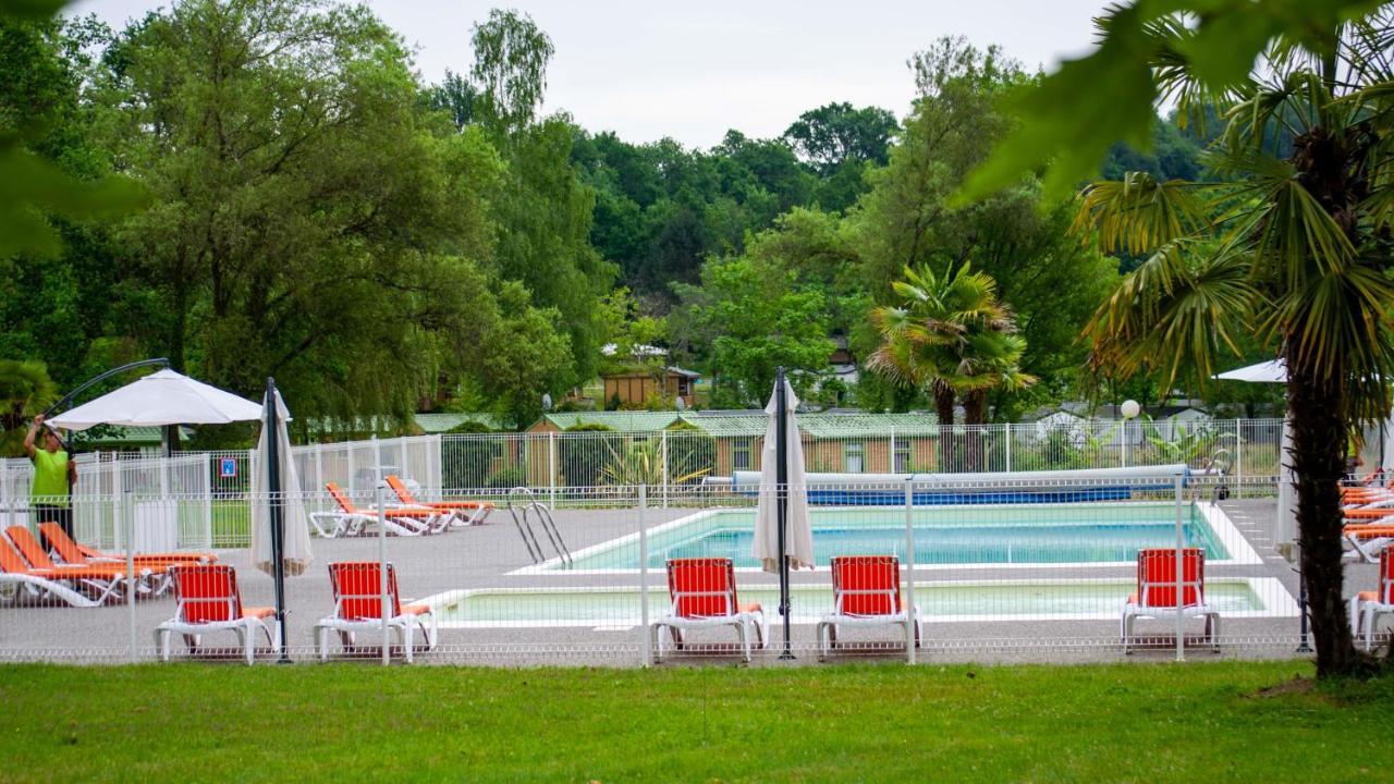 Camping 3 Etoiles - Piscine Chauffee - Vue Montagne Saint-Girons  Exteriör bild